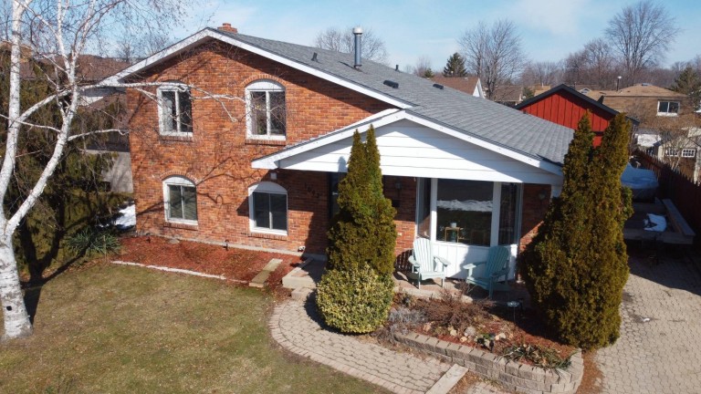 1042 Brimwood Crescent, Sarnia, Ontario, Canada