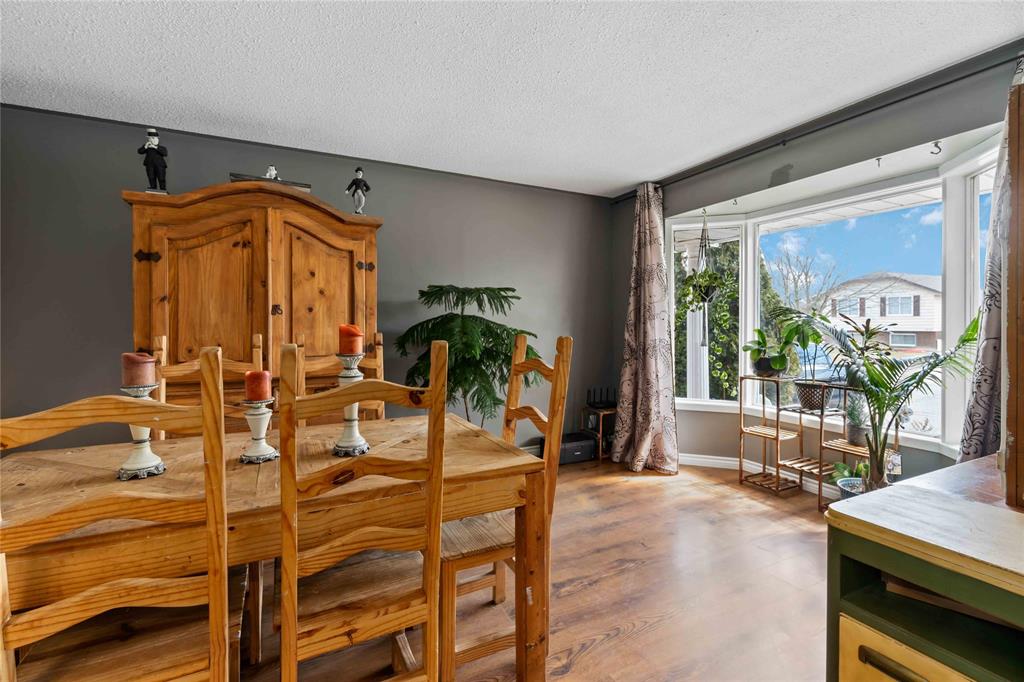 1042 BRIMWOOD Crescent, Sarnia, Ontario, Canada