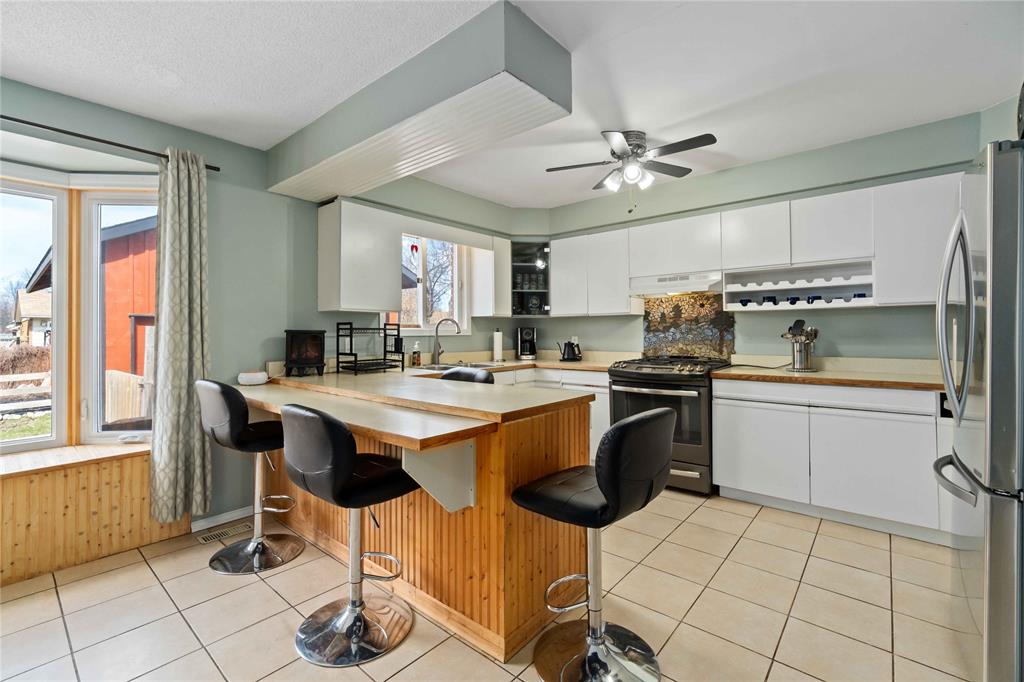 1042 BRIMWOOD Crescent, Sarnia, Ontario, Canada