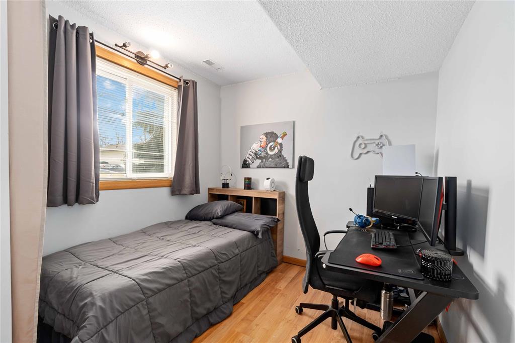 1042 BRIMWOOD Crescent, Sarnia, Ontario, Canada