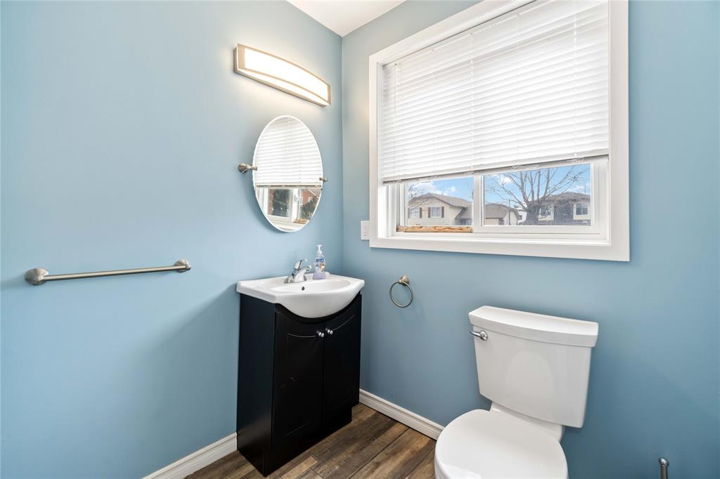 1042 BRIMWOOD Crescent, Sarnia, Ontario, Canada