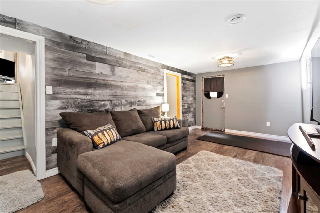 1042 BRIMWOOD Crescent, Sarnia, Ontario, Canada