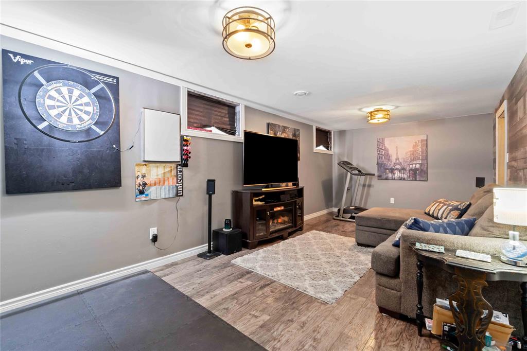 1042 BRIMWOOD Crescent, Sarnia, Ontario, Canada