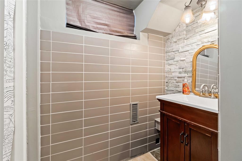 1042 BRIMWOOD Crescent, Sarnia, Ontario, Canada