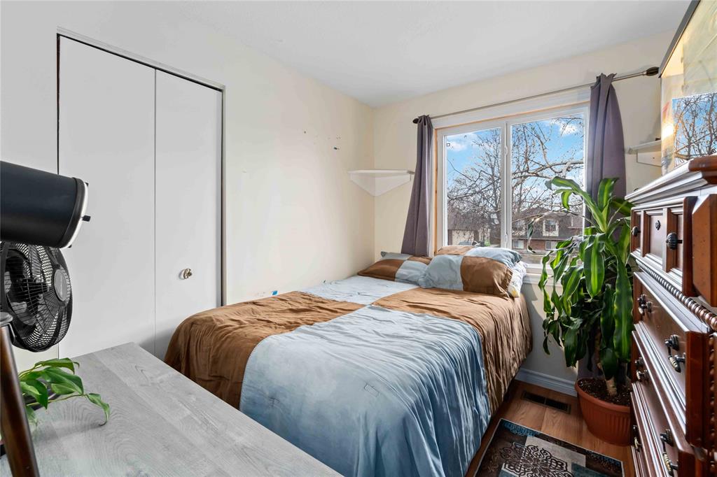 1042 BRIMWOOD Crescent, Sarnia, Ontario, Canada