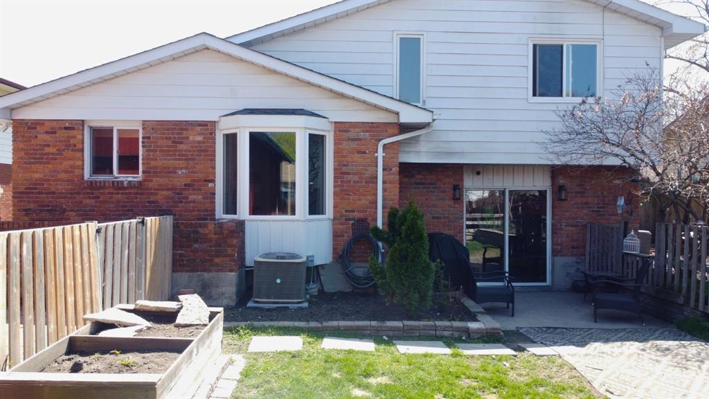 1042 BRIMWOOD Crescent, Sarnia, Ontario, Canada