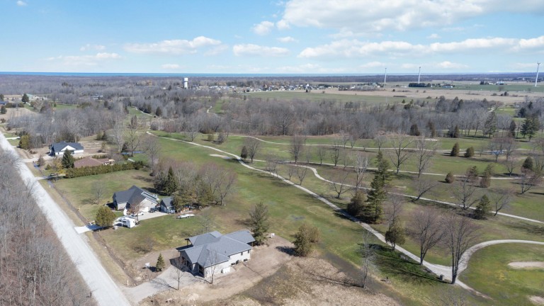 9186 Indian Hills Trail, Lambton Shores, Ontario, Canada