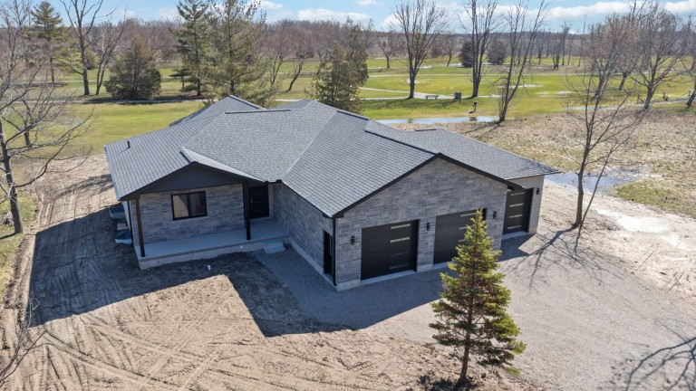 9186 Indian Hills Trail, Lambton Shores, Ontario, Canada
