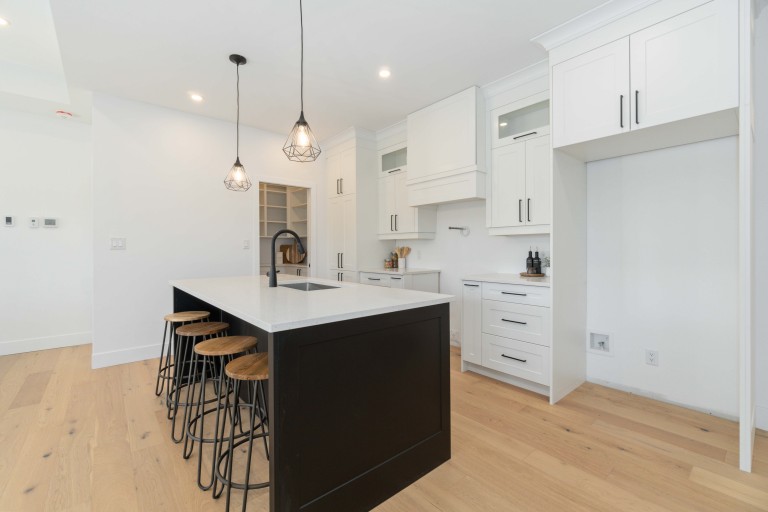 9186 Indian Hills Trail, Lambton Shores, Ontario, Canada
