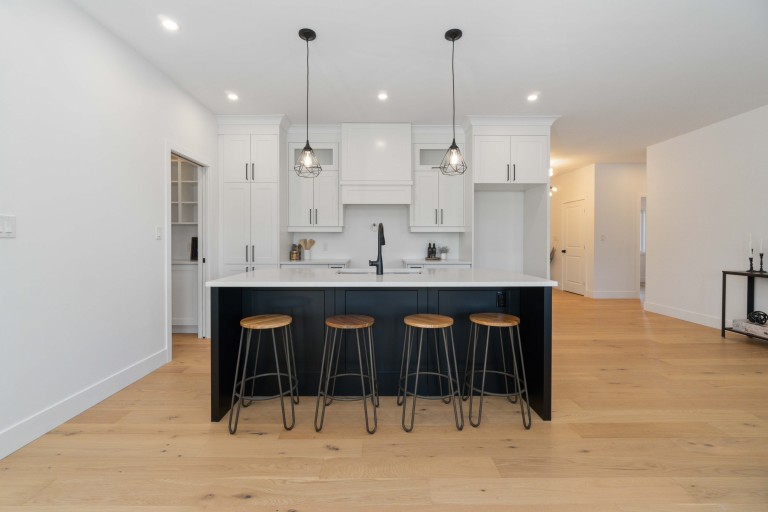 9186 Indian Hills Trail, Lambton Shores, Ontario, Canada