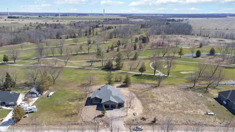 9186 Indian Hills Trail, Lambton Shores, Ontario, Canada