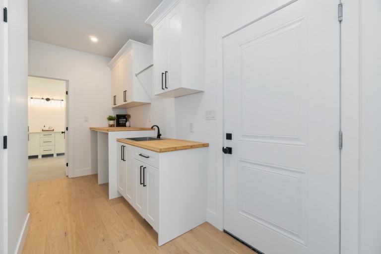9186 Indian Hills Trail, Lambton Shores, Ontario, Canada