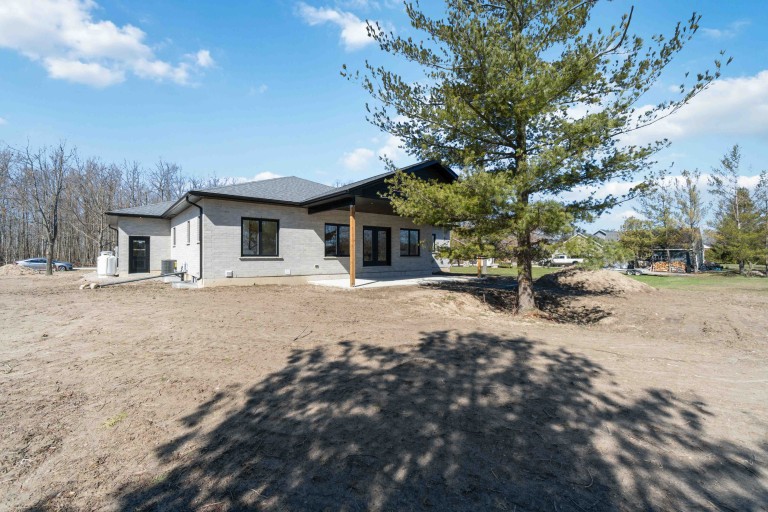 9186 Indian Hills Trail, Lambton Shores, Ontario, Canada