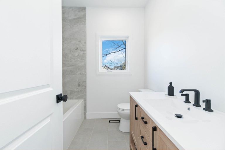 9186 Indian Hills Trail, Lambton Shores, Ontario, Canada