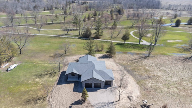 9186 Indian Hills Trail, Lambton Shores, Ontario, Canada