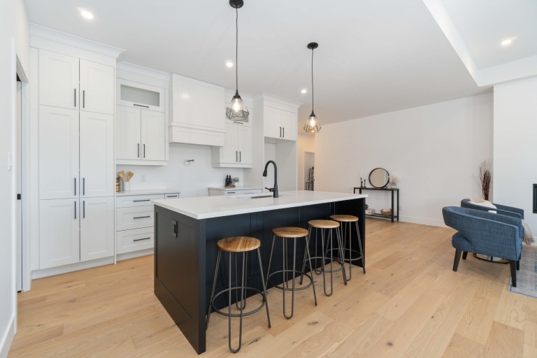 9186 Indian Hills Trail, Lambton Shores, Ontario, Canada