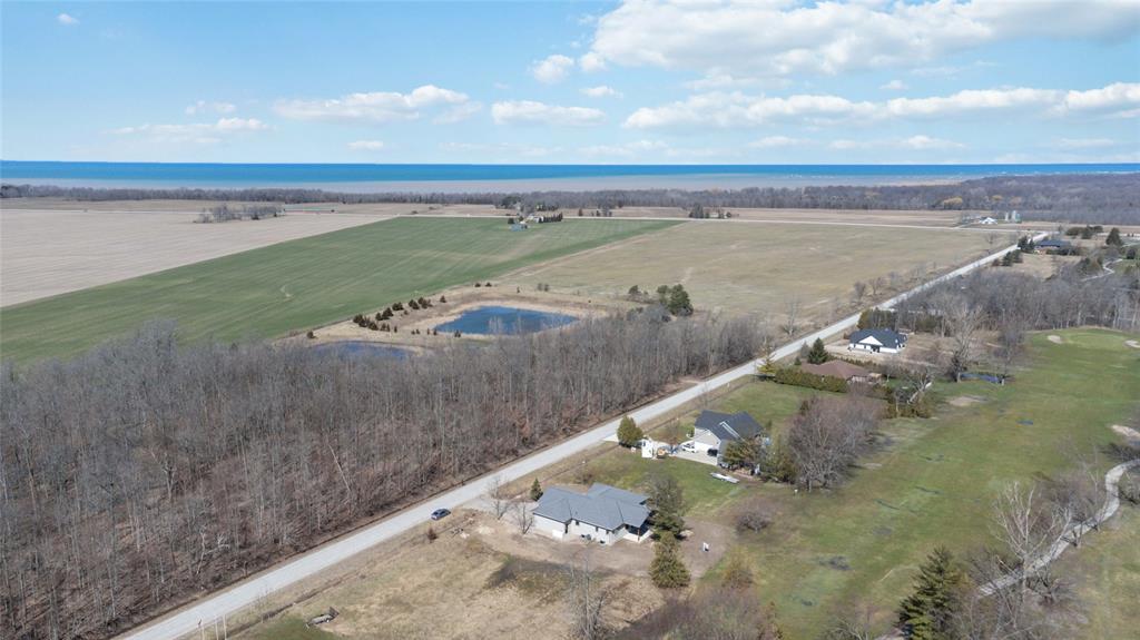 9186 INDIAN HILLS Trail, Lambton Shores, Ontario, Canada