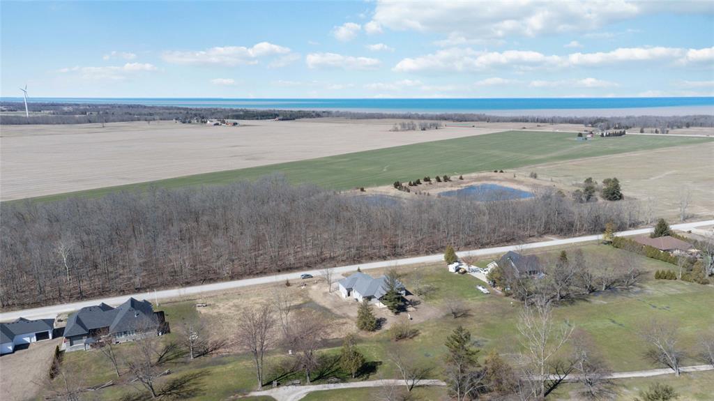 9186 INDIAN HILLS Trail, Lambton Shores, Ontario, Canada
