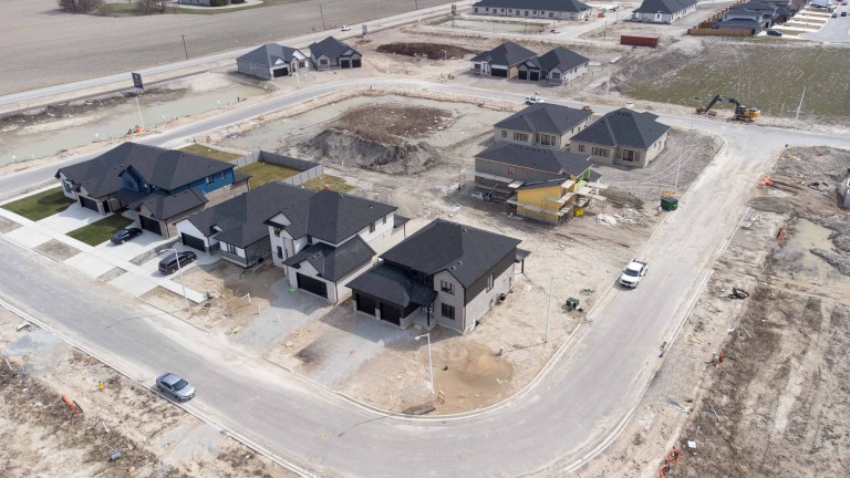 624 Sweetbay Crescent, Sarnia, Ontario, Canada