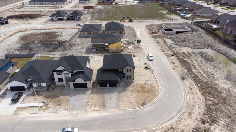 624 Sweetbay Crescent, Sarnia, Ontario, Canada