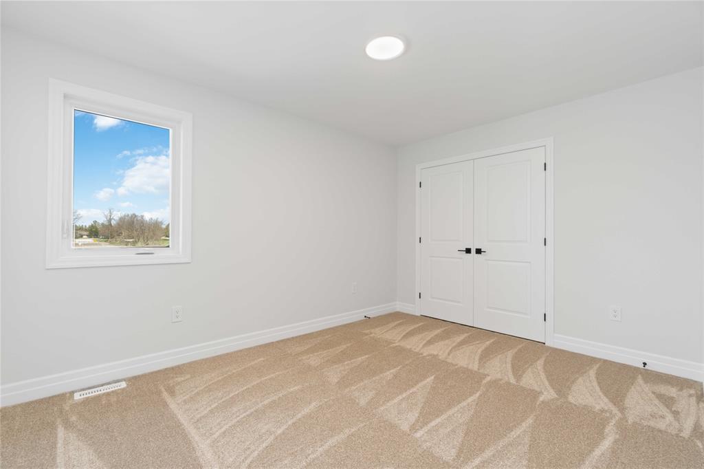624 SWEETBAY Crescent, Sarnia, Ontario, Canada