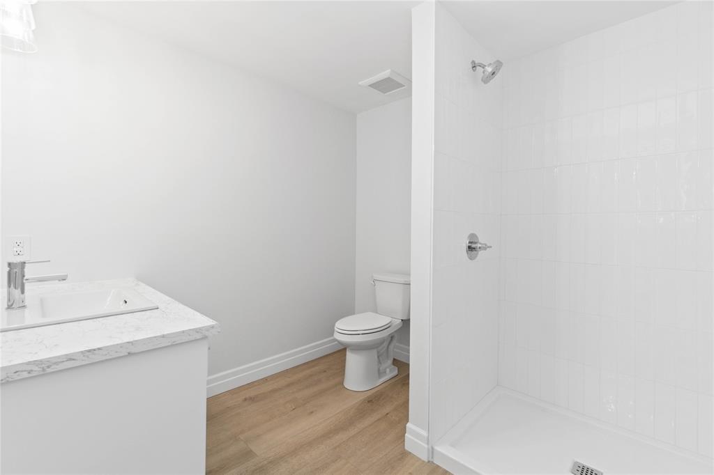 624 SWEETBAY Crescent, Sarnia, Ontario, Canada