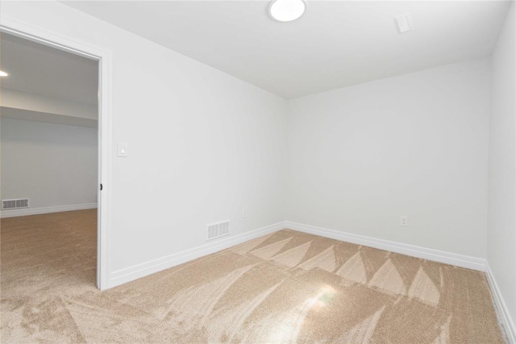 624 SWEETBAY Crescent, Sarnia, Ontario, Canada