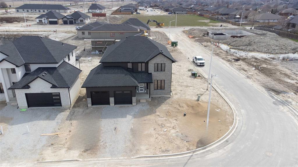 624 SWEETBAY Crescent, Sarnia, Ontario, Canada