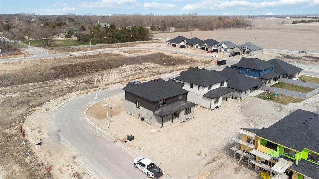 624 SWEETBAY Crescent, Sarnia, Ontario, Canada