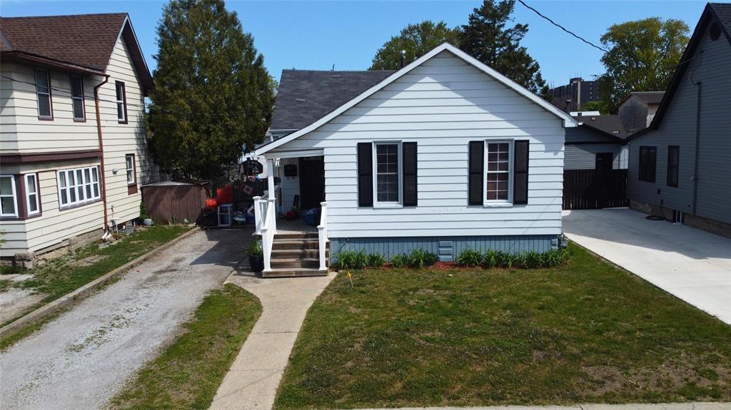 360 NELSON Street, Sarnia, Ontario, Canada