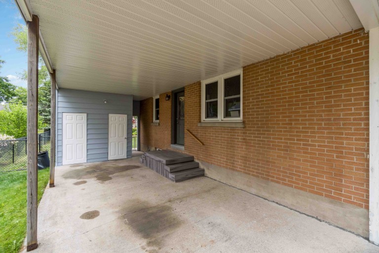 1272 Coral Way, Sarnia, Ontario, Canada