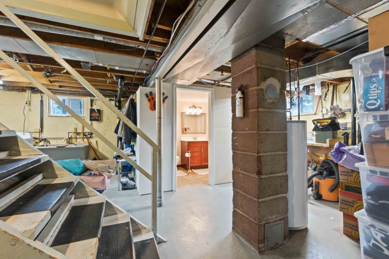 1272 Coral Way, Sarnia, Ontario, Canada
