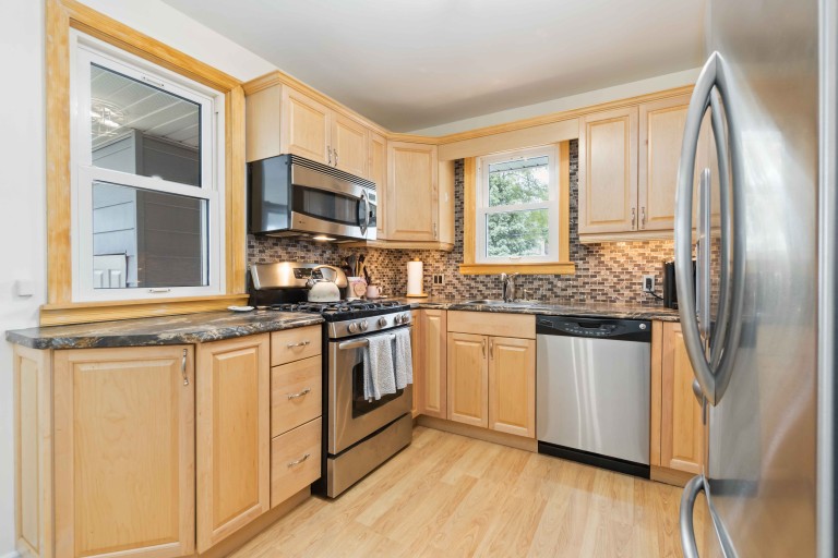1272 Coral Way, Sarnia, Ontario, Canada
