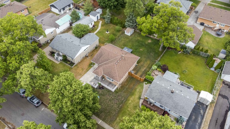 1272 Coral Way, Sarnia, Ontario, Canada