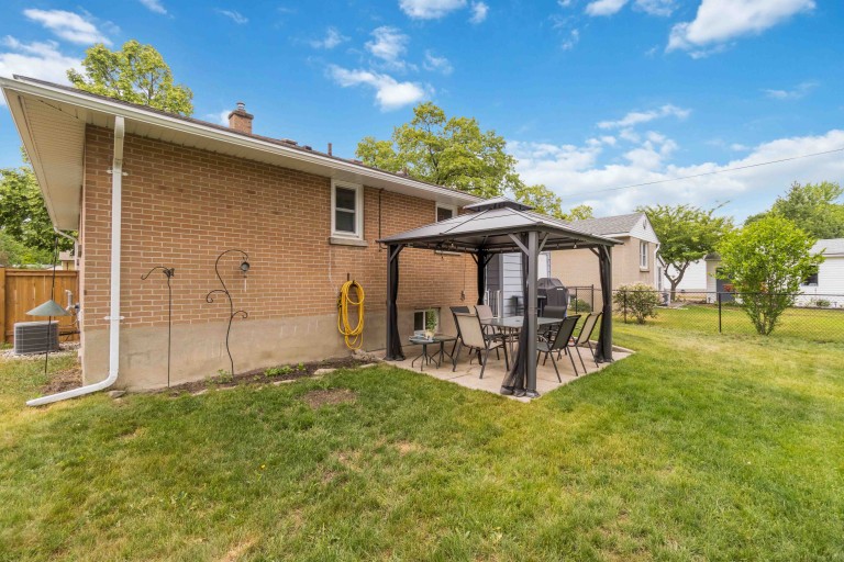 1272 Coral Way, Sarnia, Ontario, Canada