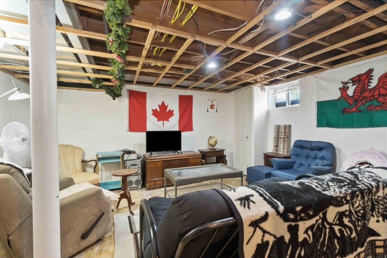 1272 Coral Way, Sarnia, Ontario, Canada