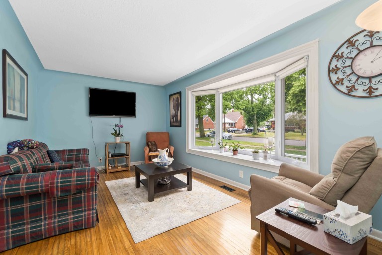 1272 Coral Way, Sarnia, Ontario, Canada