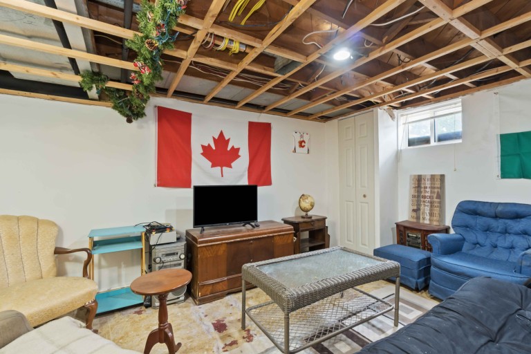 1272 Coral Way, Sarnia, Ontario, Canada