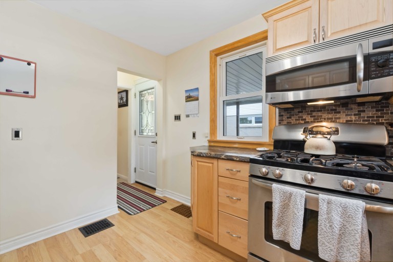 1272 Coral Way, Sarnia, Ontario, Canada