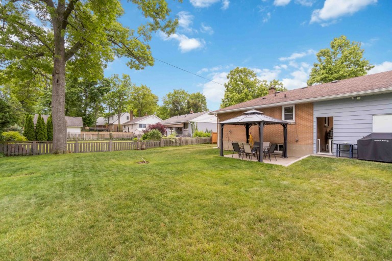 1272 Coral Way, Sarnia, Ontario, Canada