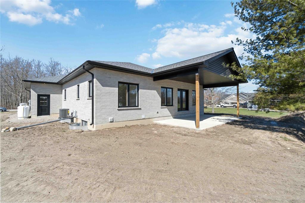 9186 INDIAN HILLS Trail, Lambton Shores, Ontario, Canada