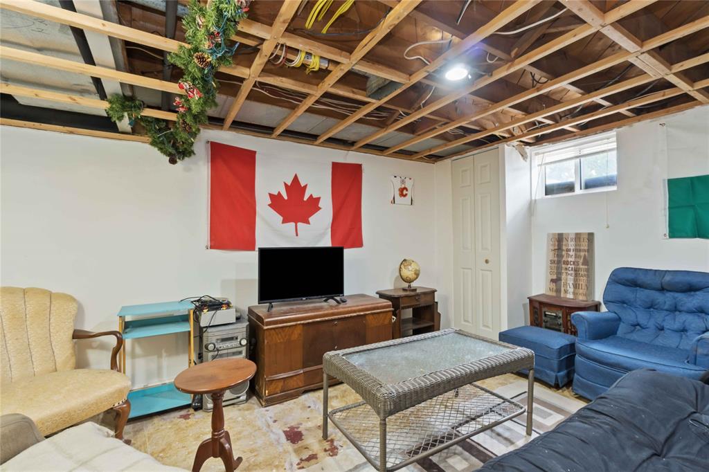 1272 CORAL Way, Sarnia, Ontario, Canada