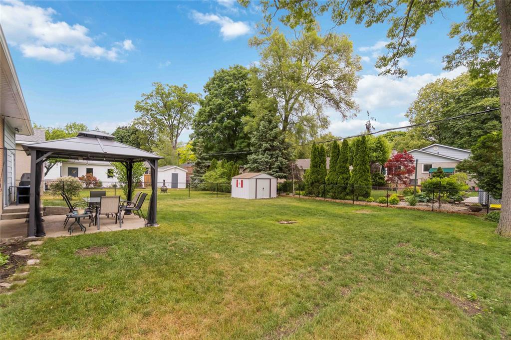 1272 CORAL Way, Sarnia, Ontario, Canada