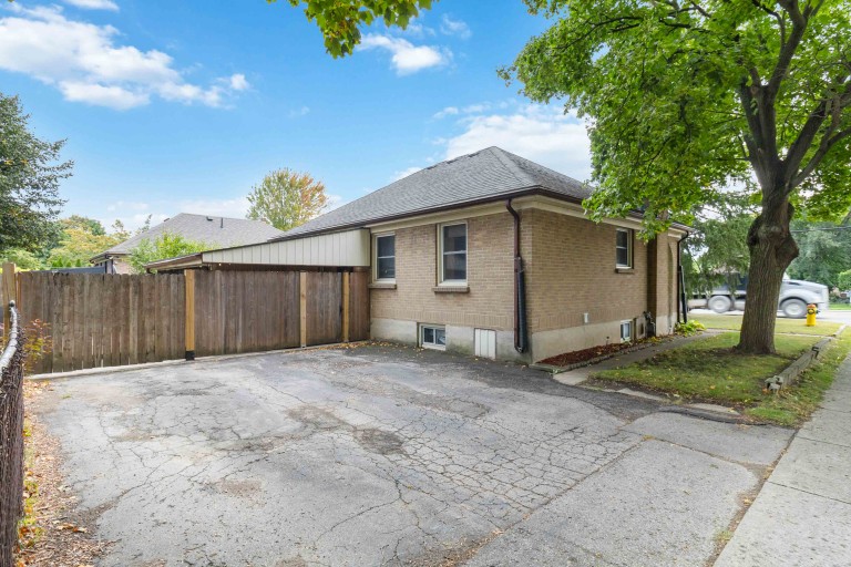 1024 Hamilton Road, London, Ontario, Canada