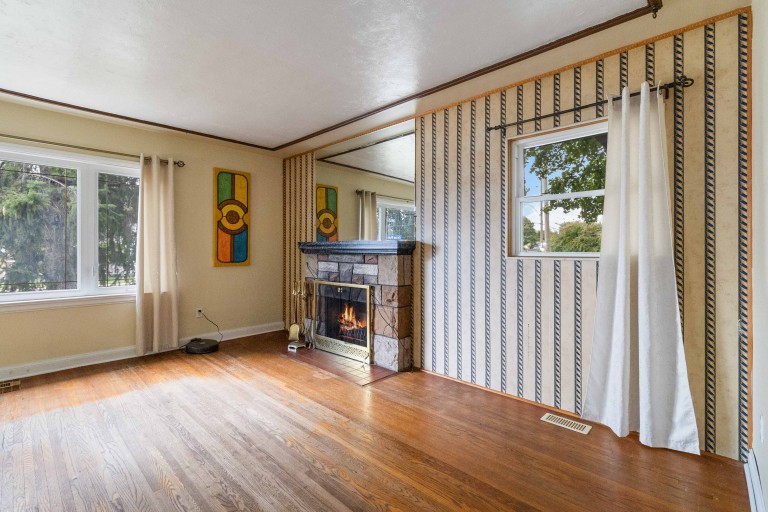 1024 Hamilton Road, London, Ontario, Canada