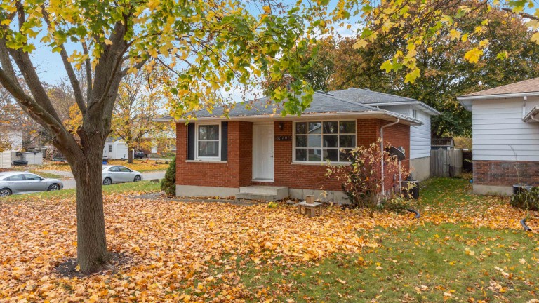 4049 Charlie Street, Petrolia, Ontario, Canada