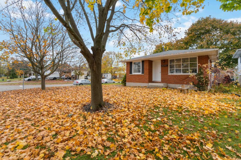 4049 Charlie Street, Petrolia, Ontario, Canada