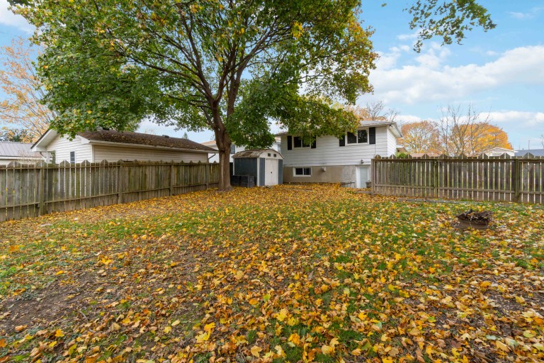 4049 Charlie Street, Petrolia, Ontario, Canada