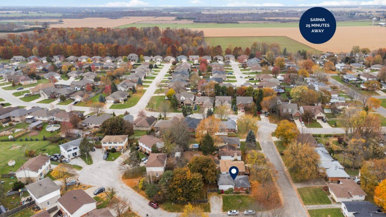 4049 Charlie Street, Petrolia, Ontario, Canada