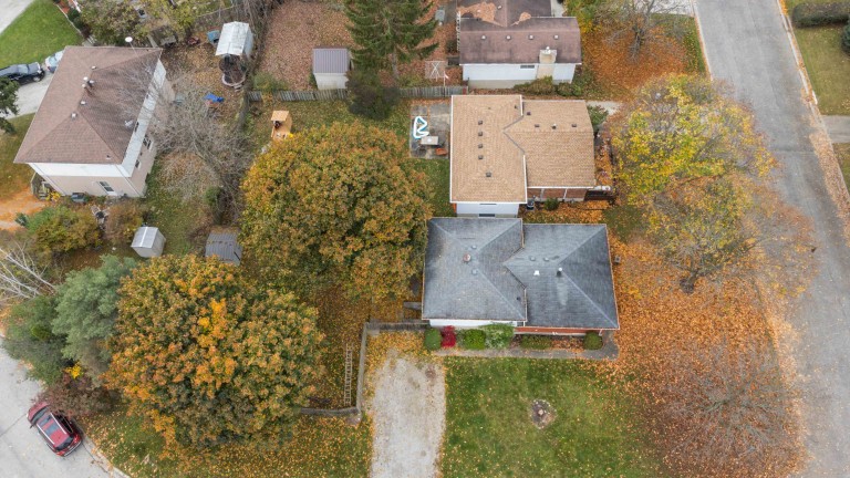 4049 Charlie Street, Petrolia, Ontario, Canada